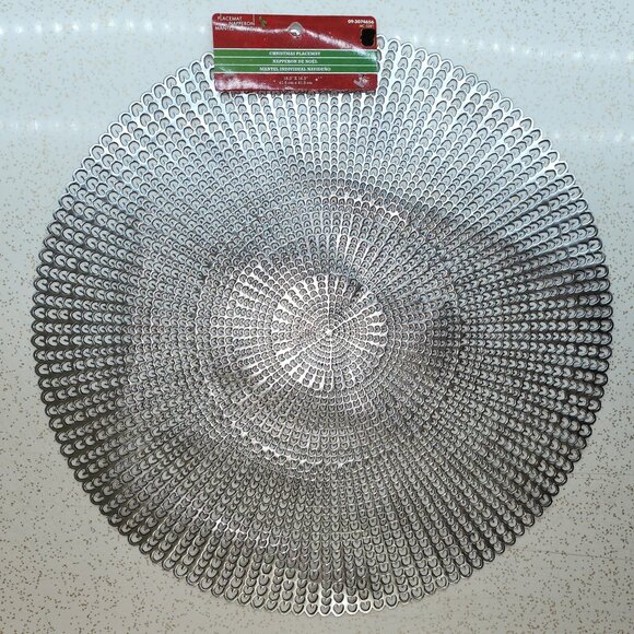 Silver toned Vinyl Place mat Seasonal Decor - Picture 1 of 3